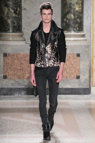 Look 23